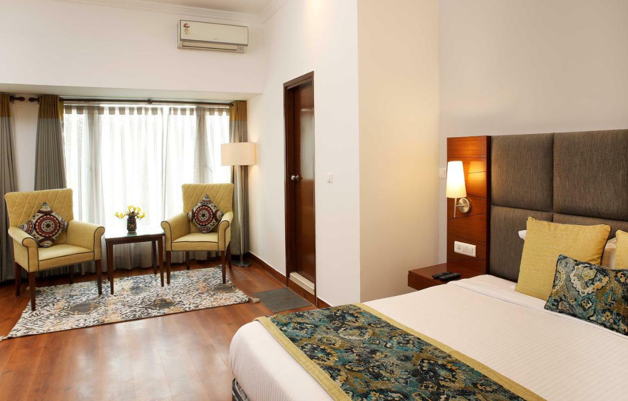 Отель Ahuja Residency Sunder Nagar Нью-Дели Экстерьер фото